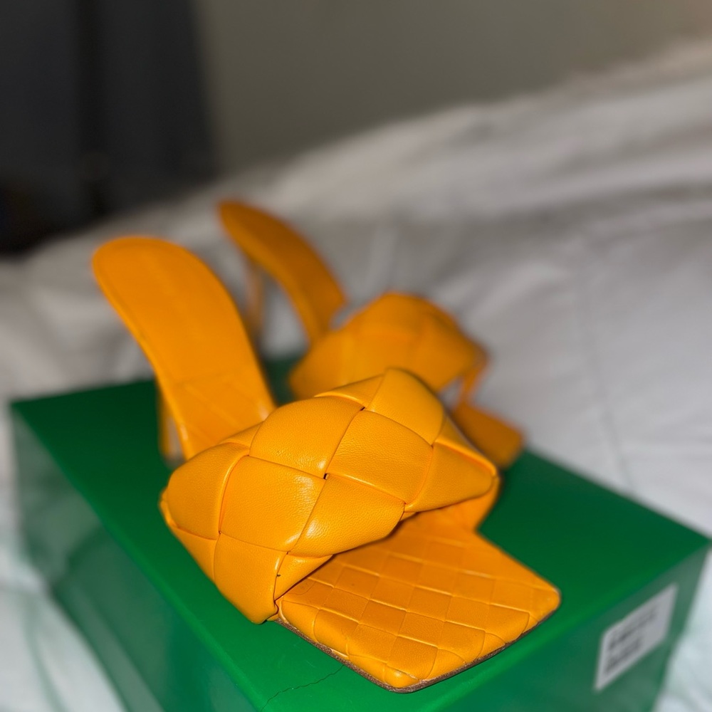 Bottega lido sandals in Tangerine size 39